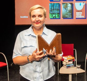 Tóth Marcsi a Margó-díj idei nyertese. Fotó: Szieszta Magazin hivatalos Facebook-oldala