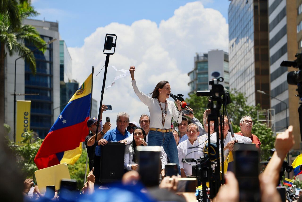 Donald Trumpnak ajánlja kitüntetését a békedíj idei nyertese, María Corina Machado. Fotó: María Corina Machado hivatalos FB