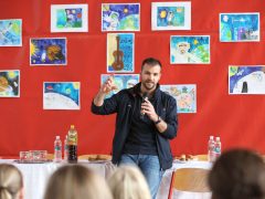 Szeged, űrhajós, Kapu Tibor, Cserényi Gyula, Tabán Általános Iskola, diákok