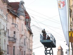 Szeged, szerelik, karácsonyi fények, díszkivilágítás, Kárász utca