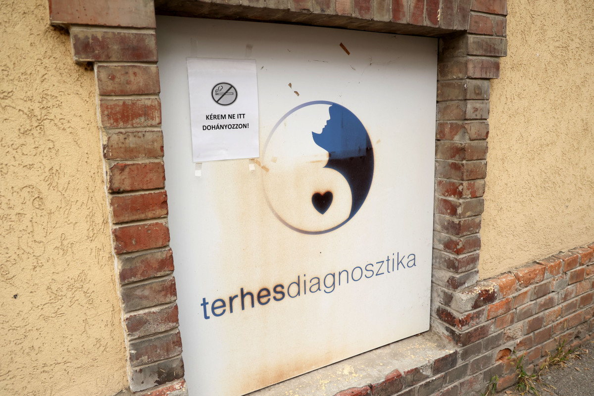Szeged, terhes diagnosztika, tilos a dohányzás