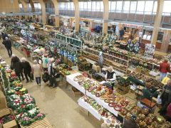 Szeged, koszorú, mécses, virág, Mars téri piac, Mindenszentek