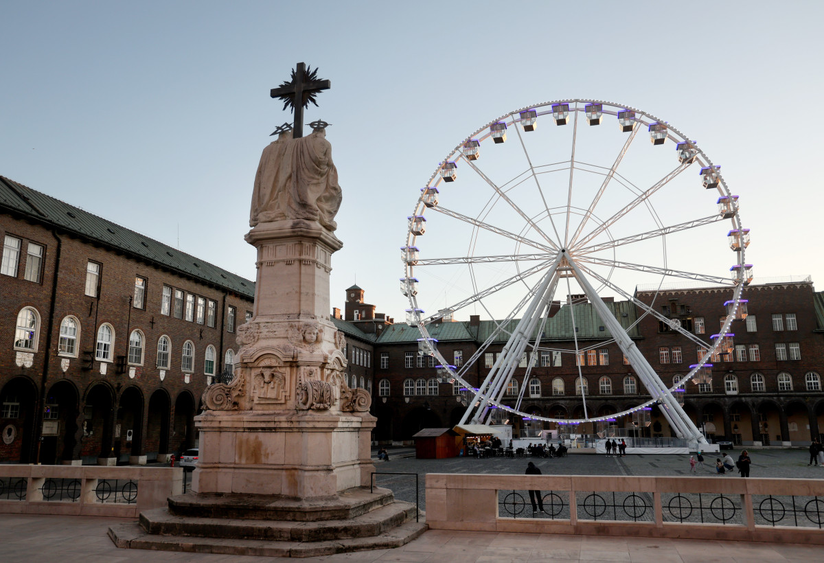 Szeged, november 1., elindult, óriáskerék, Dóm tér