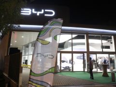 Szeged, BYD, autószalon, megnyitó, autó, Algyői út, gazdaság