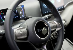 Szeged, BYD, autószalon, megnyitó, autó, Algyői út, gazdaság