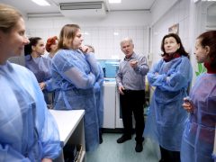 Szeged, Európai Laboratóriumi Dolgozók Napja, nyílt nap, Szegedi Tudományegyetem, SZTE, Szent-Györgyi Albert Klinikai Központ, Laboratóriumi Medicina, labor, vérvétel, vér, vizsgálat, egészségügy