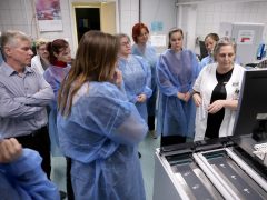 Szeged, Európai Laboratóriumi Dolgozók Napja, nyílt nap, Szegedi Tudományegyetem, SZTE, Szent-Györgyi Albert Klinikai Központ, Laboratóriumi Medicina, labor, vérvétel, vér, vizsgálat, egészségügy