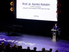 Szeged, Karikó Katalin, JATE-díj, gála, TIK, egyetem, SZTE, Czikkely Márton Simon, Tóth Ágota, Ilia Mihály