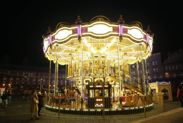 Szeged, nosztalgia körhinta, körhinta, karácsonyi hetek, Dóm tér