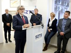 Szeged, felújított, SZTE, TTIK, Földrajz- és Földtudományi Intézet, átadó