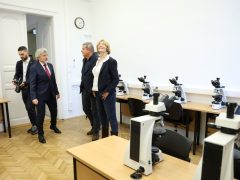 Szeged, felújított, SZTE, TTIK, Földrajz- és Földtudományi Intézet, átadó