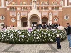 Szeged, előkészületek, Dóm tér, adventi koszorú, Karácsonyi Hetek, óriáskerék