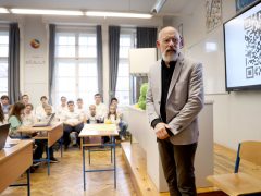 Szeged, SZTE, Juhász Gyula Gyakorló Általános Iskola, iskola, Richter tanterem