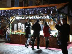 Szeged, megnyílt, Szegedi Karácsonyi Hetek, karácsony, fények, szarvas, gólyalábasok, Dóm tér