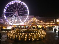 Szeged, megnyílt, Szegedi Karácsonyi Hetek, karácsony, fények, szarvas, gólyalábasok, Dóm tér