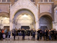 Szeged, karácsonyi vásár, adventi gyertyagyújtás, Dóm tér