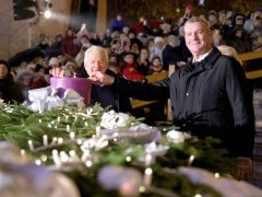 Szeged, karácsonyi vásár, adventi gyertyagyújtás, Dóm tér