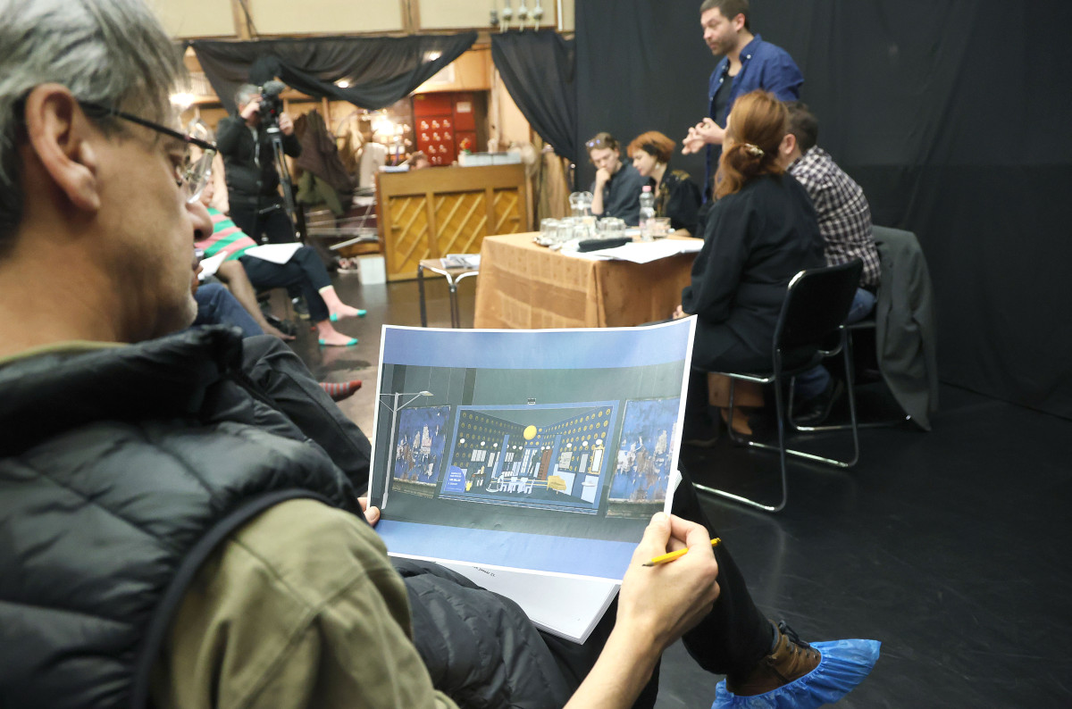 Szeged, A revizor, vígjáték, színház, olvasópróba, Szegedi Nemzeti Színház, kultura