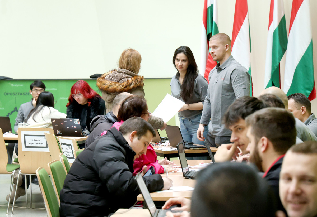 Szeged, állásbörze, BYD, elektromosautó, gyár