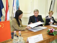 Szeged, Szegedi Tudományegyetem, SZTE, egyetem, BYD Auto Hungary Kft., BYD, együttműködés, megállapodás, aláírás