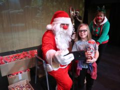 Szeged, Mátrix Közhasznú Alapítvány, jótékonyság, Mikulás ünnepség, Mikulás, rászoruló gyerekek, gyerekek, Agóra