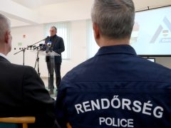 Röszke, Horváth László, kormánybiztos, Töreki Sándor, vezérőrnagy, sajtótájékoztató, kábítószer, drog, DELTA Program, Röszkei Autópálya Határátkelőhely, határ, határátkelő