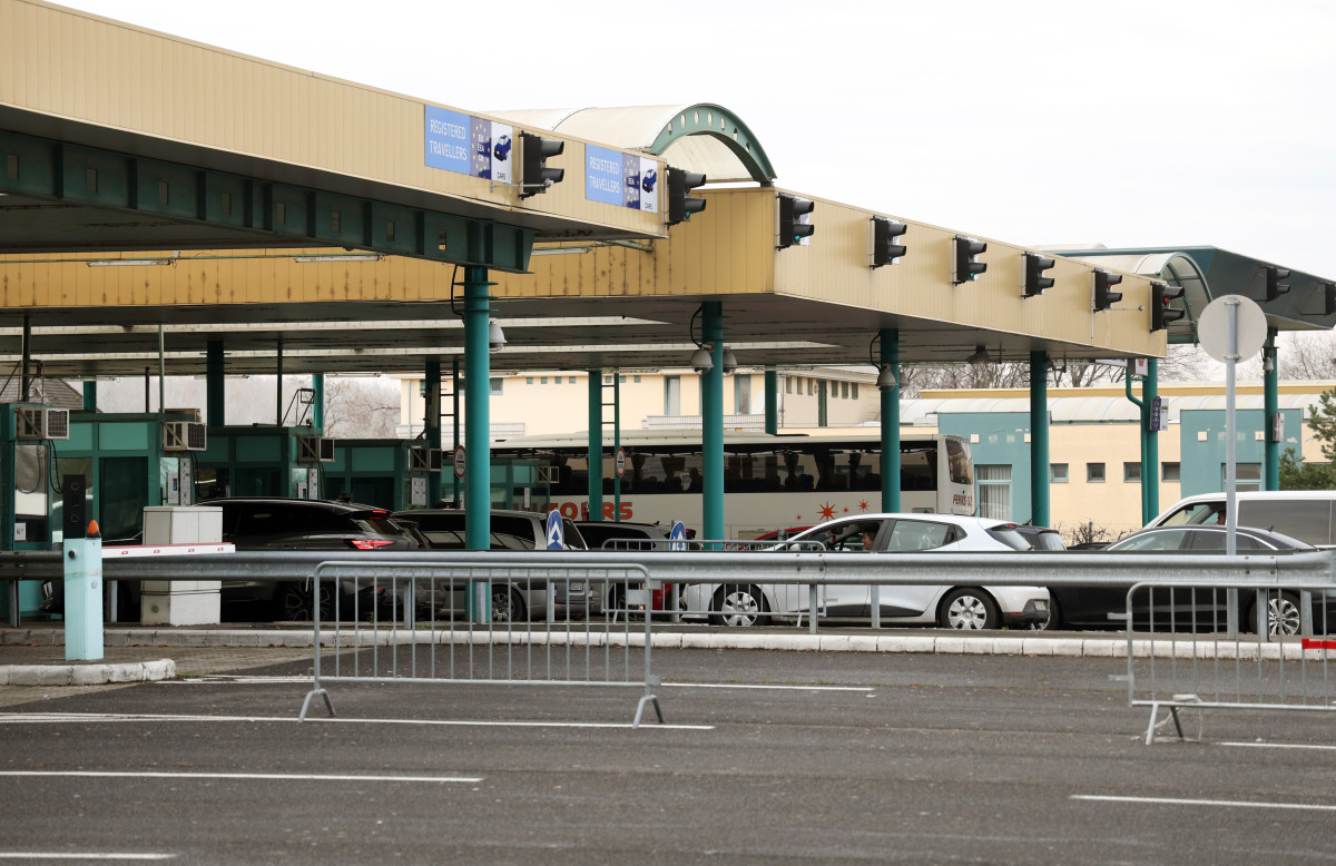 Röszke, Horváth László, kormánybiztos, Töreki Sándor, vezérőrnagy, sajtótájékoztató, kábítószer, drog, DELTA Program, Röszkei Autópálya Határátkelőhely, határ, határátkelő