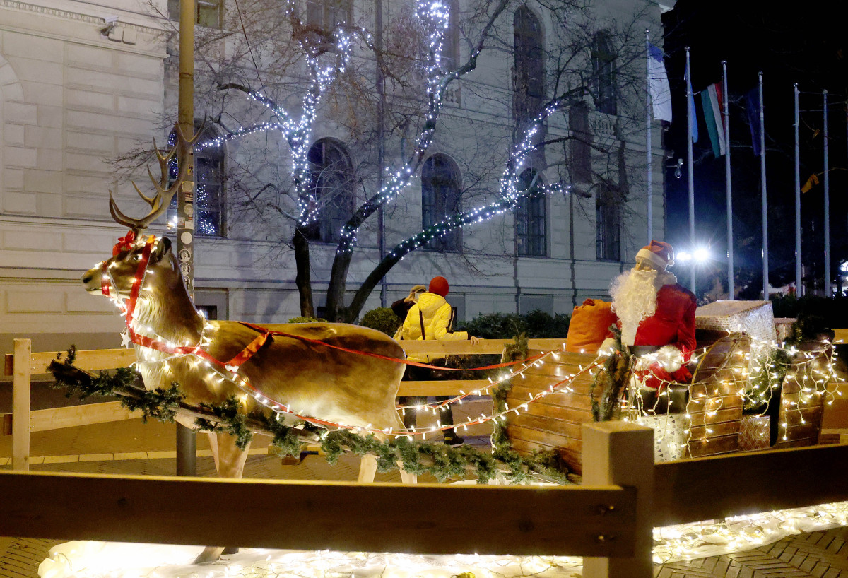 Szeged, belváros, ünnepi fény, karácsonyi fény