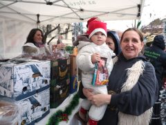 Szeged, Ételt az Életért Alapítvány, Mikulás csomag, osztás, rászoruló, gyerekek, Dugonics tér