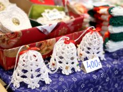 Szeged, hús, kolbász, savanyú káposzta, savanyúság, hal, dió, mák, gesztenye, szaloncukor, banán, mandarin, díszek, Mars téri piac, piac, vásárlás, karácsony, élelmiszer