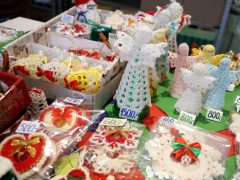 Szeged, hús, kolbász, savanyú káposzta, savanyúság, hal, dió, mák, gesztenye, szaloncukor, banán, mandarin, díszek, Mars téri piac, piac, vásárlás, karácsony, élelmiszer