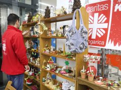 Szeged, Karitász, karácsonyi vásár, kézműves vásár, Nagyáruház