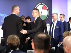 Szeged, Rheinmetall, hibrid gyár, gyár, üzem, megnyitó, Szíjjártó Péter