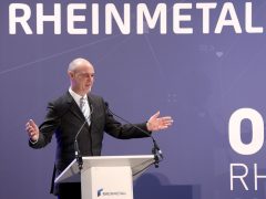 Szeged, Rheinmetall, hibrid gyár, gyár, üzem, megnyitó, Szíjjártó Péter