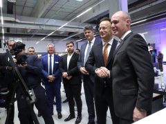 Szeged, Rheinmetall, hibrid gyár, gyár, üzem, megnyitó, Szíjjártó Péter