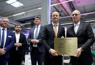 Szeged, Rheinmetall, hibrid gyár, gyár, üzem, megnyitó, Szíjjártó Péter