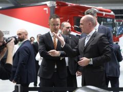 Szeged, Rheinmetall, hibrid gyár, gyár, üzem, megnyitó, Szíjjártó Péter