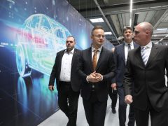 Szeged, Rheinmetall, hibrid gyár, gyár, üzem, megnyitó, Szíjjártó Péter