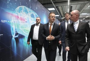 Szeged, Rheinmetall, hibrid gyár, gyár, üzem, megnyitó, Szíjjártó Péter