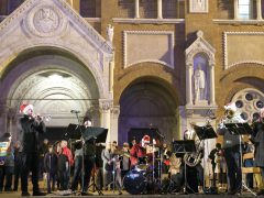 Szeged, gyertyagyújtás, Dóm tér, advent