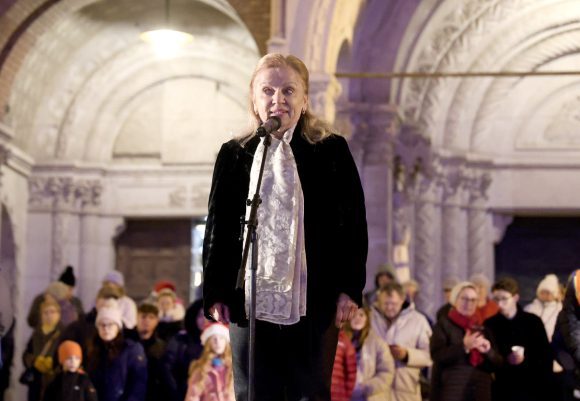 Szeged, gyertyagyújtás, Dóm tér, advent, Vajda Júlia