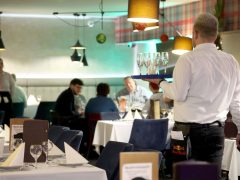 Szeged, jótékonysági vacsora, Monster Downtown, étterem, Borbás Marcsi, Katkó Kriszta