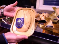 Szeged, Metro, áruház, vásárlás, hal, hús, pezsgő, alkohol, édesség, tányér, robotgép, hűtő, edény, makói hagyma