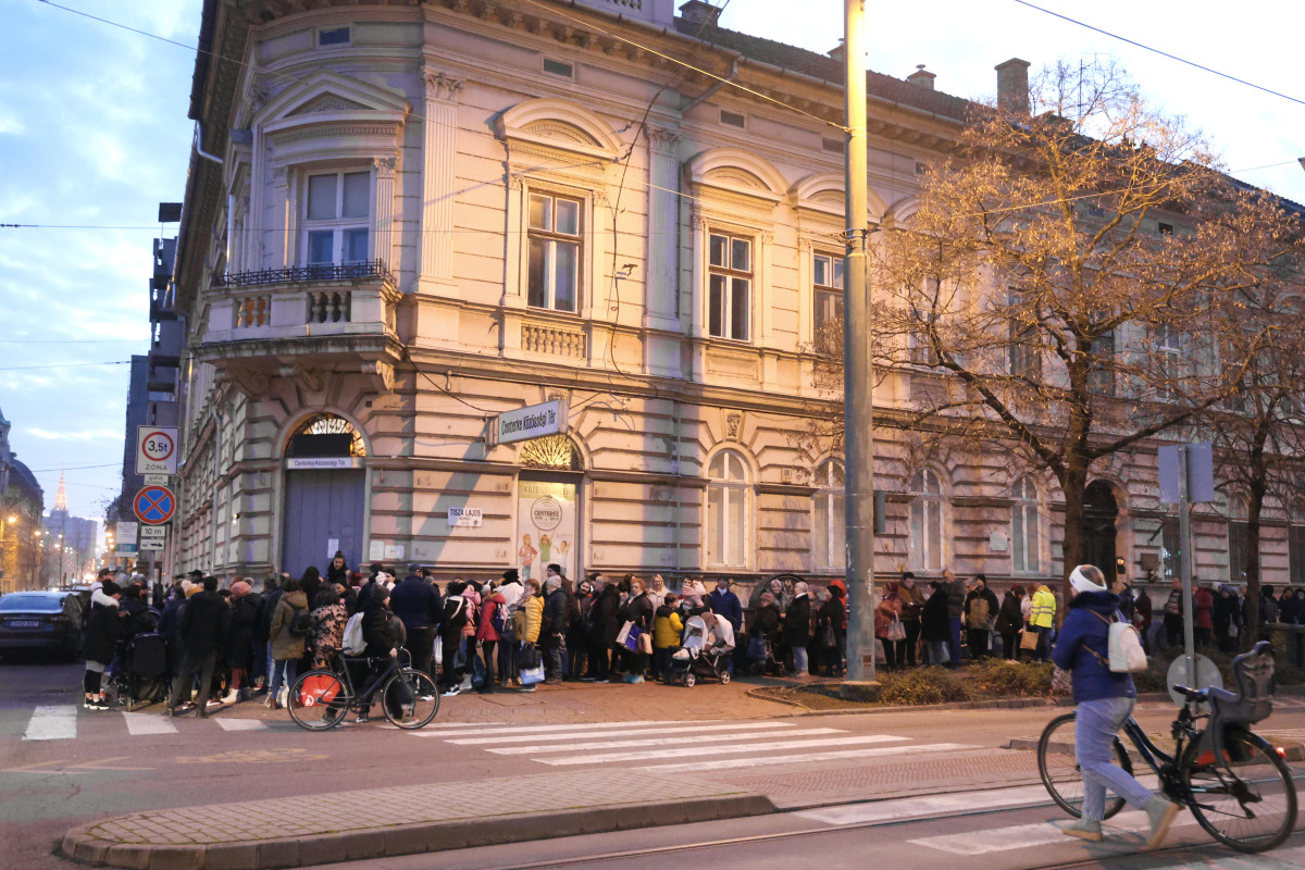 Szeged, Mátrix Közhasznú Alapítvány, Mátrix, adományosztás, Centerke, rászorulók