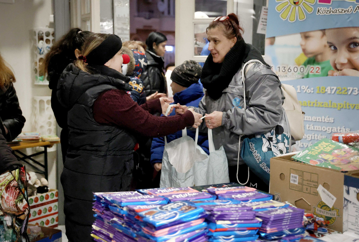 Szeged, Mátrix Közhasznú Alapítvány, Mátrix, adományosztás, Centerke, rászorulók