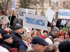 Szeged, Magyar Péter, Tisza Párt, Tisza, Út a Győzelembe, országjárás Széchenyi tér