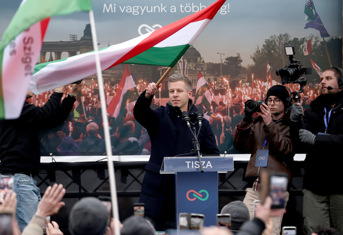 Szeged, Magyar Péter, Tisza Párt, Tisza, Út a Győzelembe, országjárás Széchenyi tér