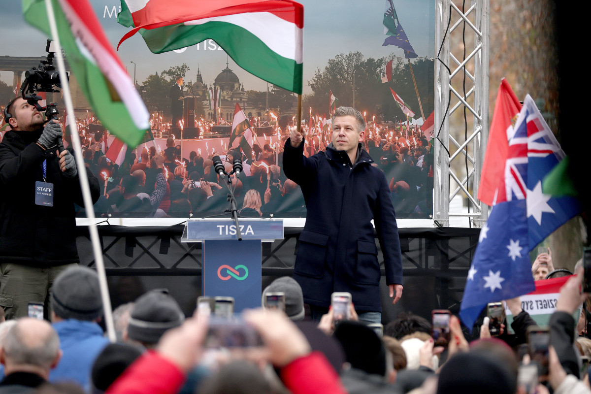 Szeged, Magyar Péter, Tisza Párt, Tisza, Út a Győzelembe, országjárás Széchenyi tér