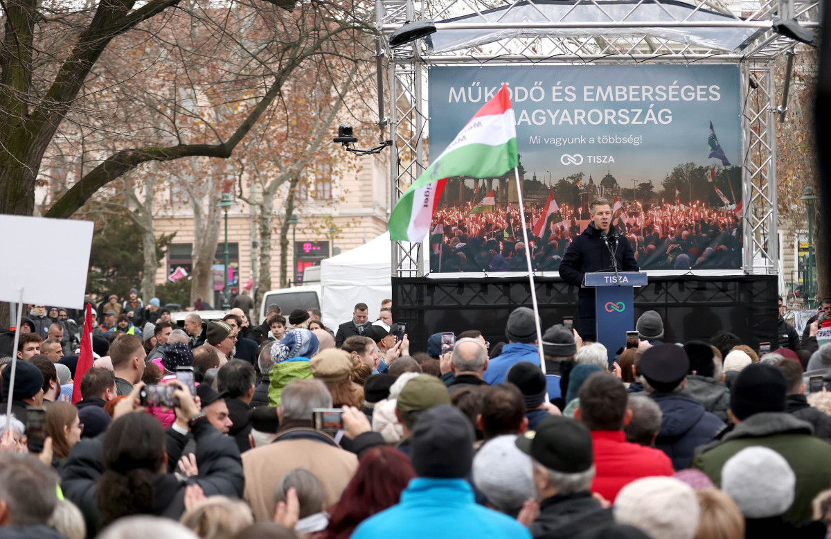 Szeged, Magyar Péter, Tisza Párt, Tisza, Út a Győzelembe, országjárás Széchenyi tér