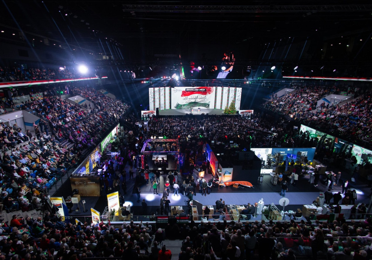 Háborúellenes Gyűlés. Szeged. Fotó: Orbán Viktor hivatalos FB